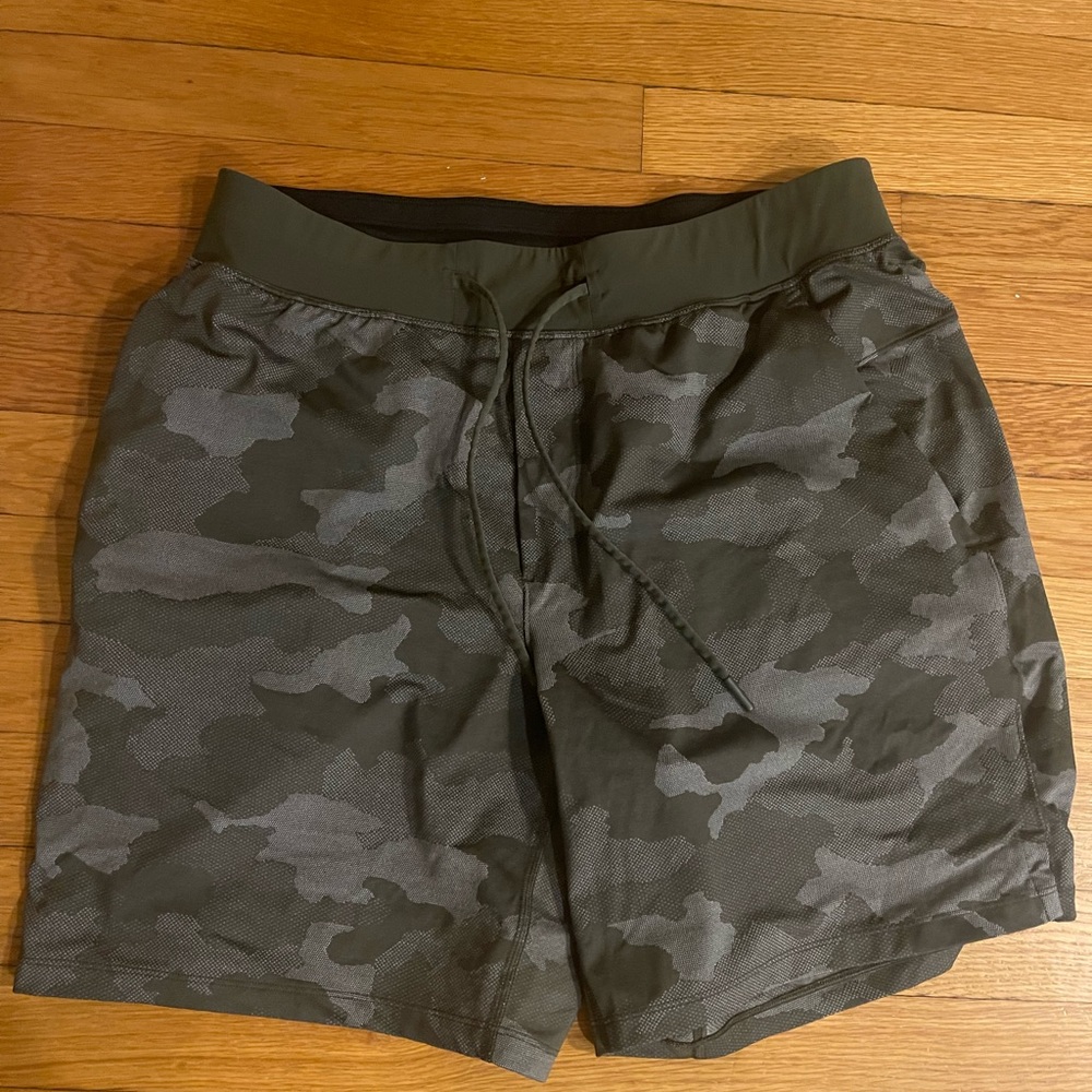 LULULEMON Linerless Shorts 7”